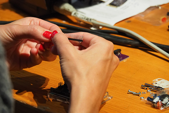 Schaumbad - Calder plays Theremin